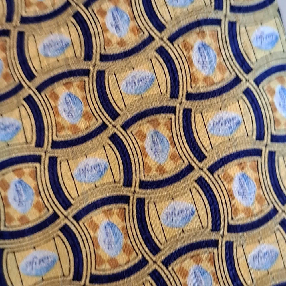 Unlabeled collectible novelty